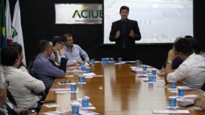 17.07.10 - Reunião diretoria Aciub (15)